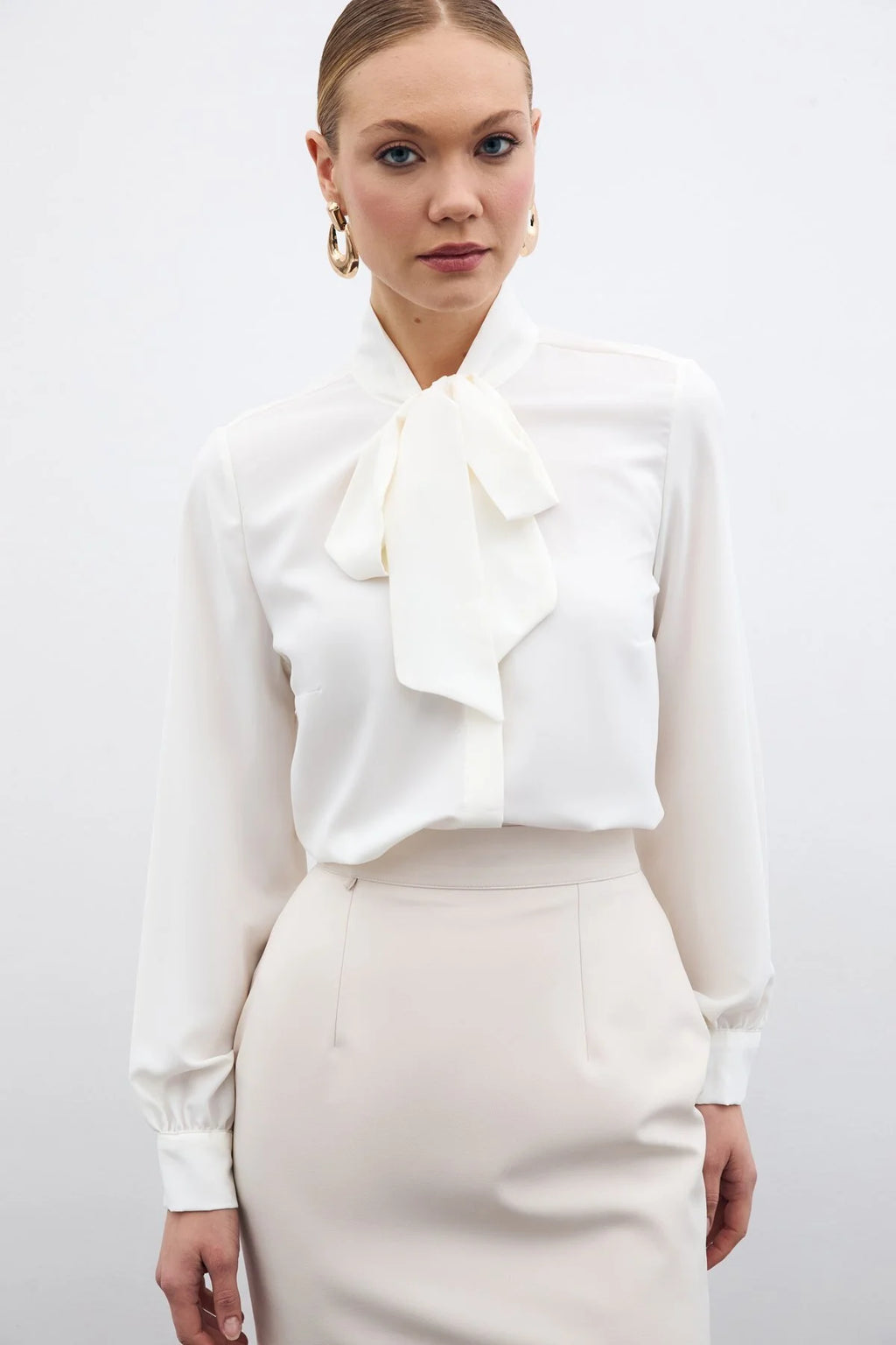 Yakası Bağlamalı Düz Gömlek Ekru 2529