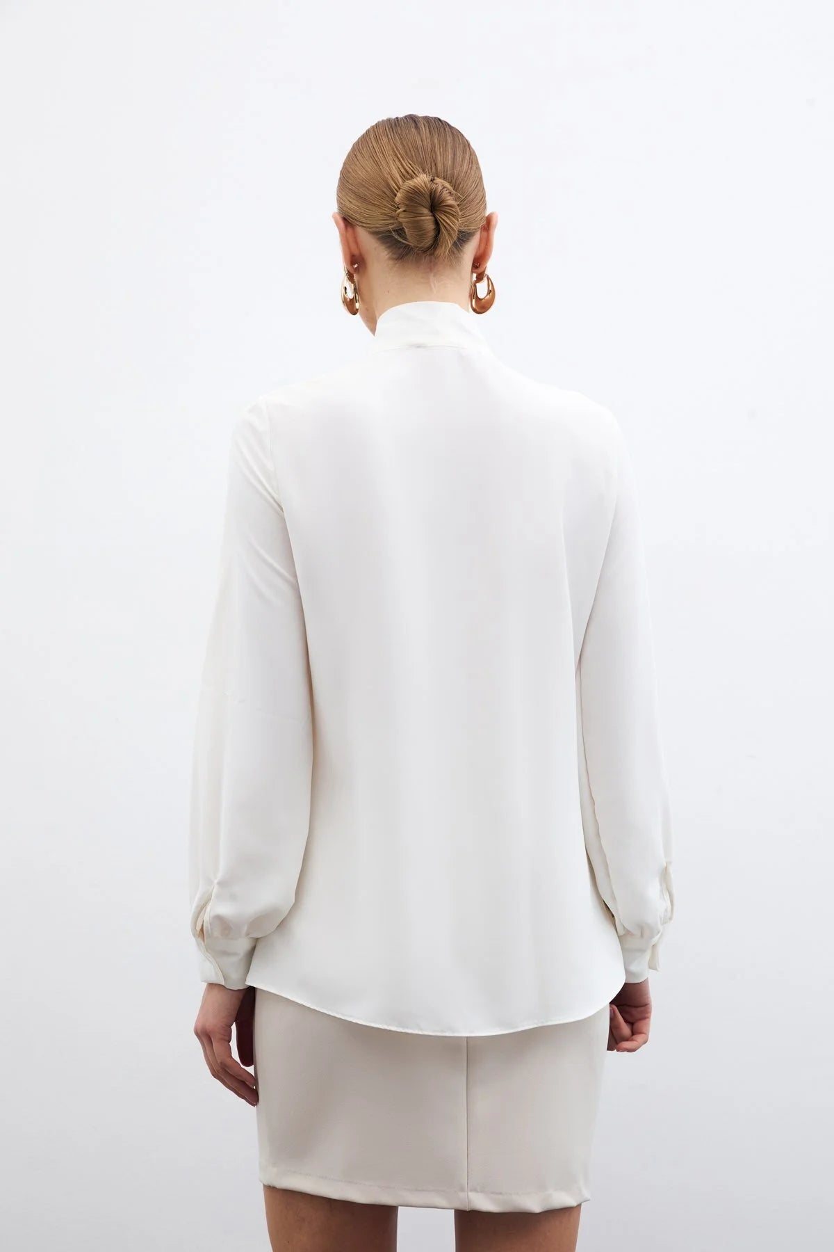 Yakası Bağlamalı Düz Gömlek Ekru 2529